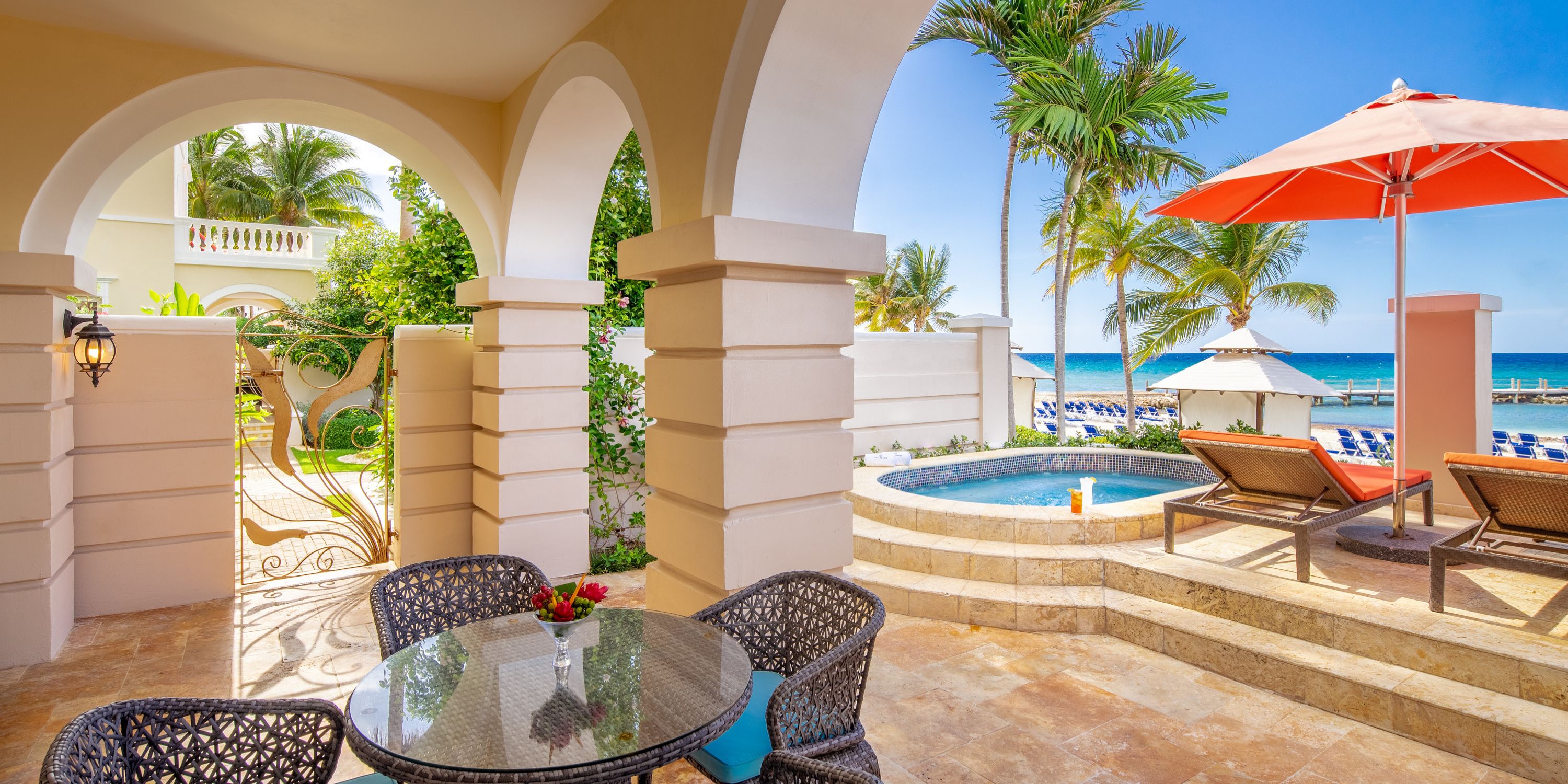 Jewel Grande Swim Out Room